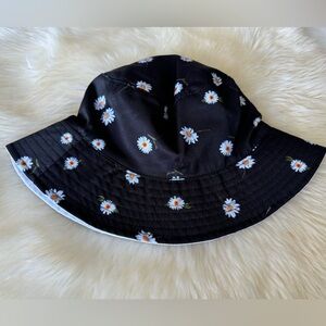 ALICE & OLIVIA REVERSIBLE BUCKET HAT